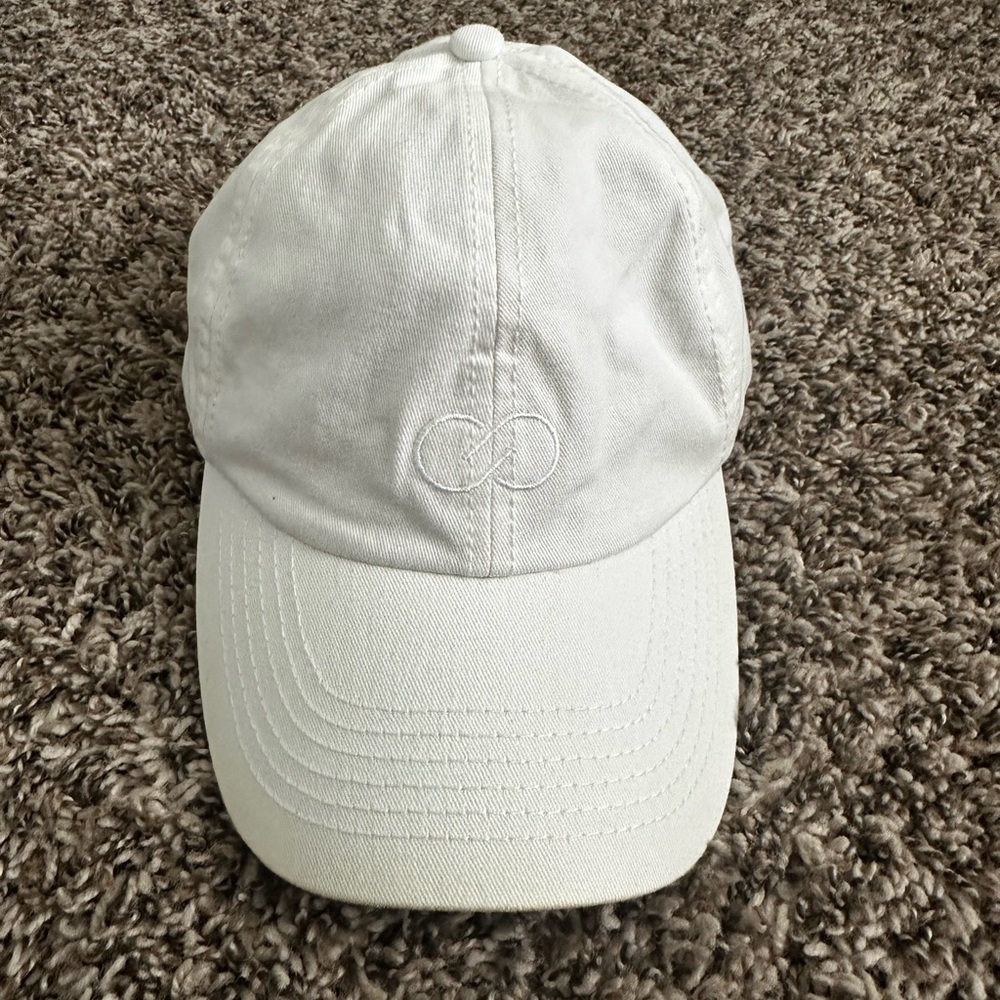 CALIA White Hat